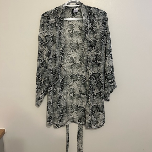 Kimono style top - Picture 2 of 4